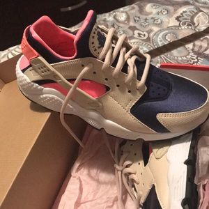 Nike Shoes - Sneakers Nike Shoes - Sneakers